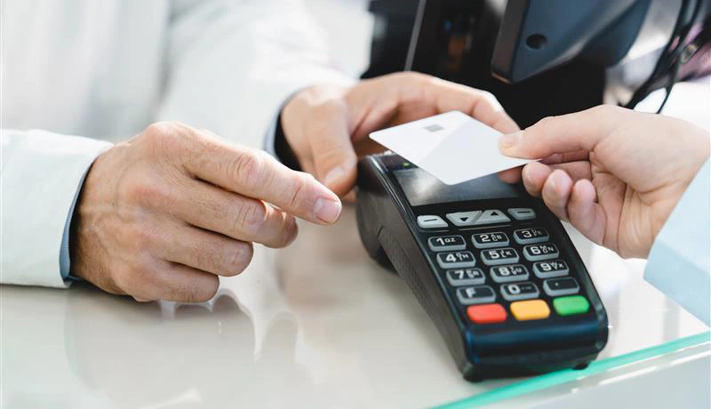 Vergi Mükellefi Olmayanlar İçin 7.000 TL'yi Aşan Ödemelerde Banka ve Kredi Kartı Zorunluluğu Vergi Mükellefi Olmayanlar İçin 7.000 TL'yi Aşan Ödemelerde Banka ve Kredi Kartı Zorunluluğu